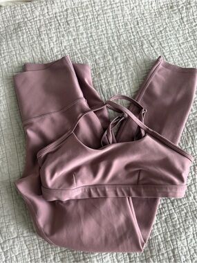 Alo Yoga Airlift Set in Smokey Quartz Top-S Bottom-M